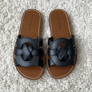 Coach Issa Flat Black Sandals Sz 6 brand new